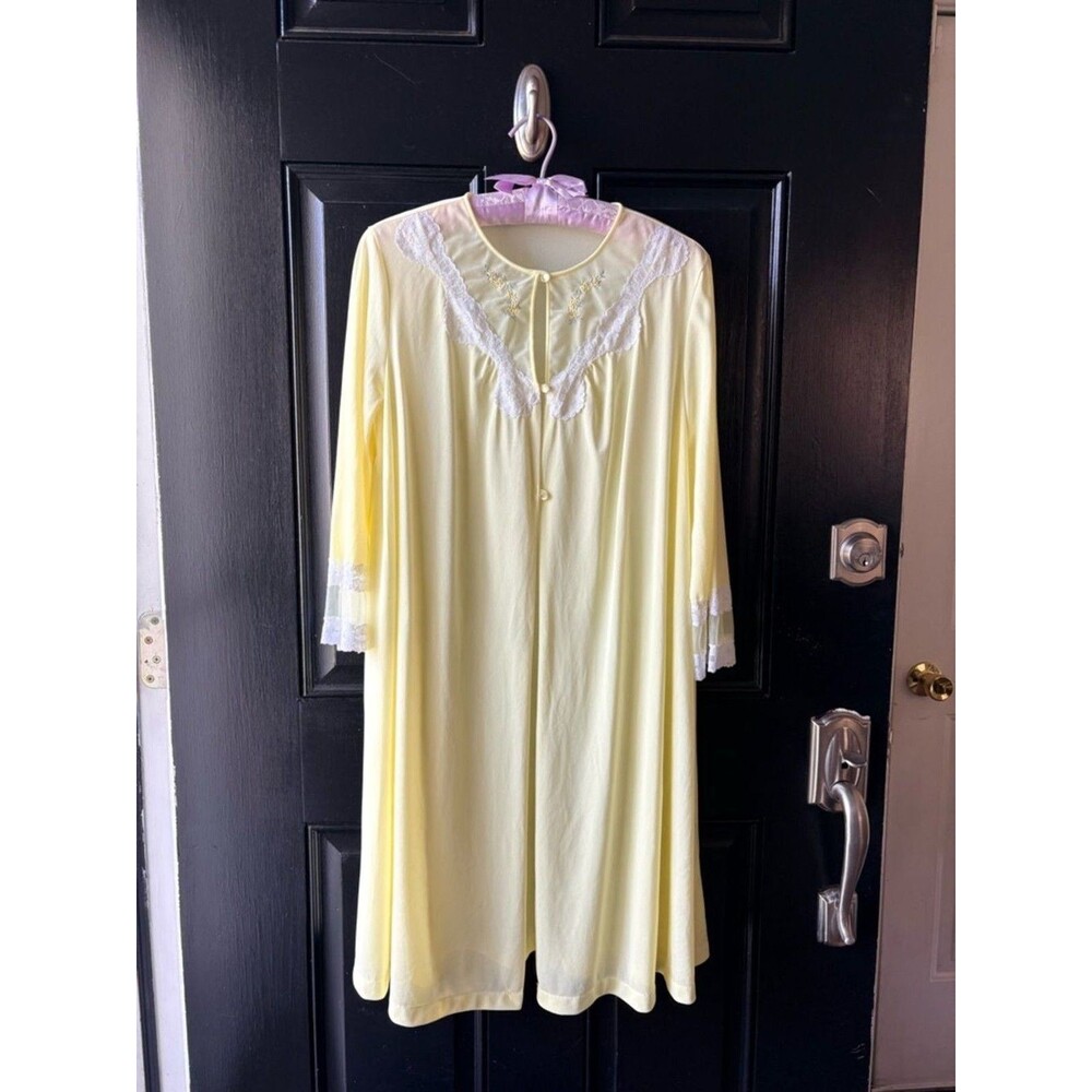 VTG Sears Pastel Yellow Nylon Mesh Lace Short Robe Size M - Picture 7 of 12